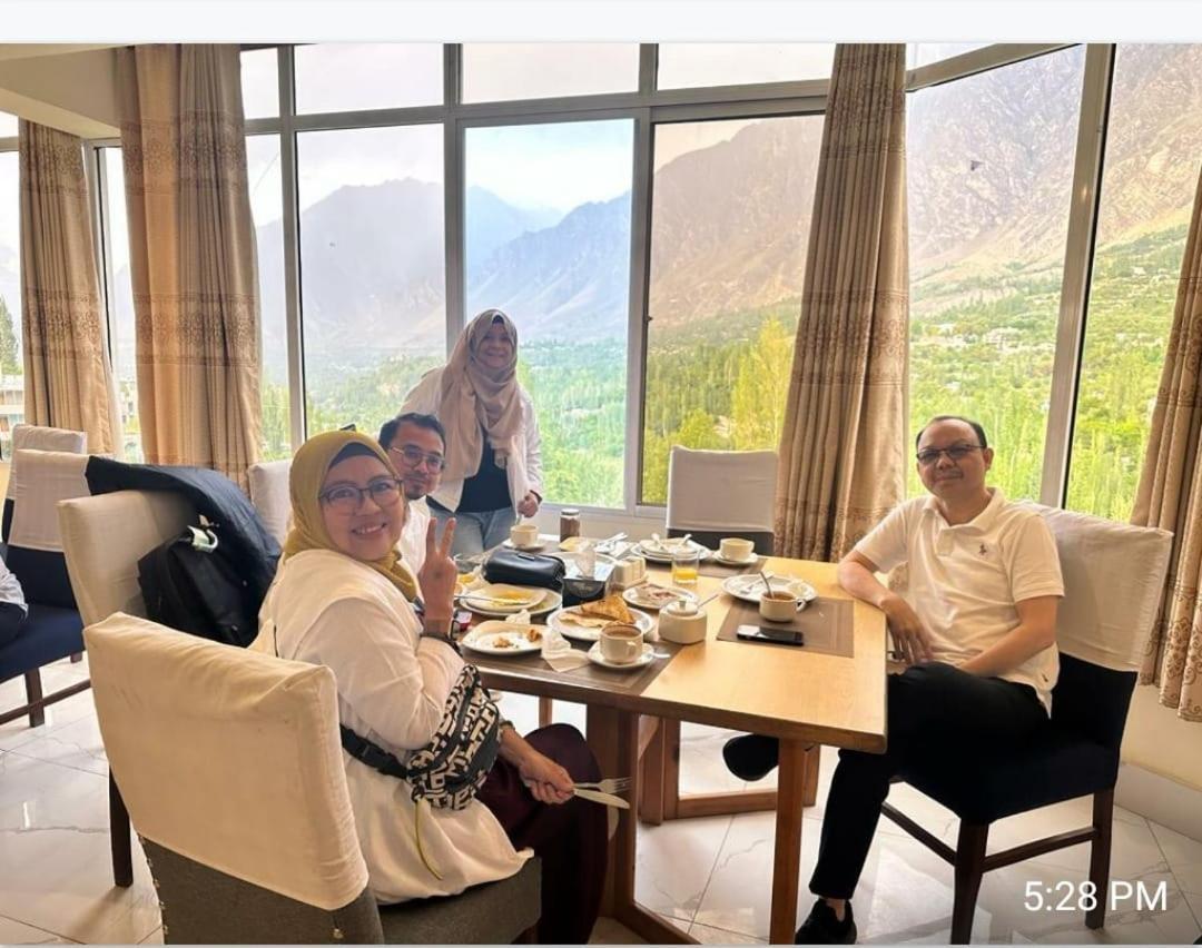 Hilltop Hotel, Hunza Karimabad  エクステリア 写真