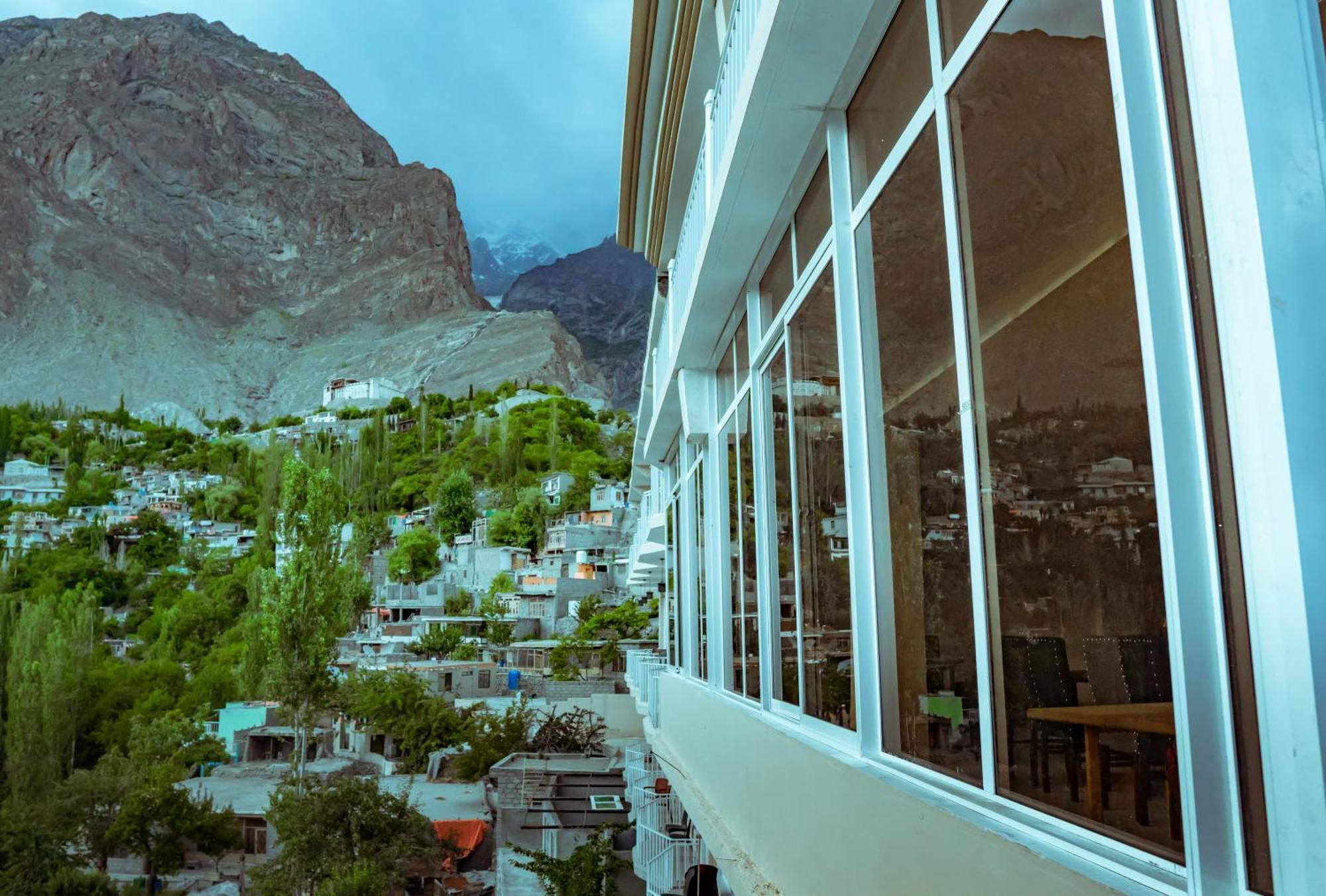 Hilltop Hotel, Hunza Karimabad  エクステリア 写真